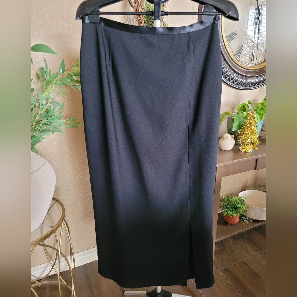 NYGARD  Black Midi Women's Skirt